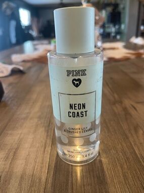 PINK Victoria's Secret Neon Coast